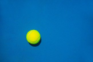 Menage : l-astuce de la balle tennis pour un sol impeccable
