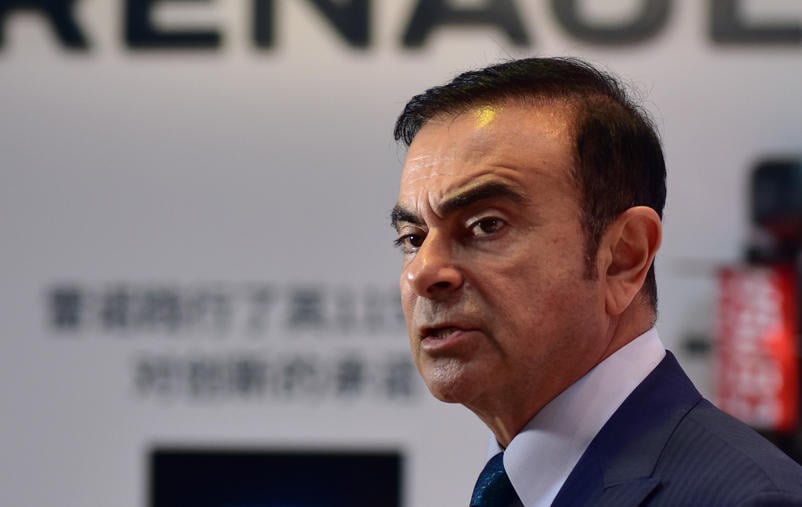 Carlos Ghosn L Ex Femme Du Patron De Renault Nissan Se Lache