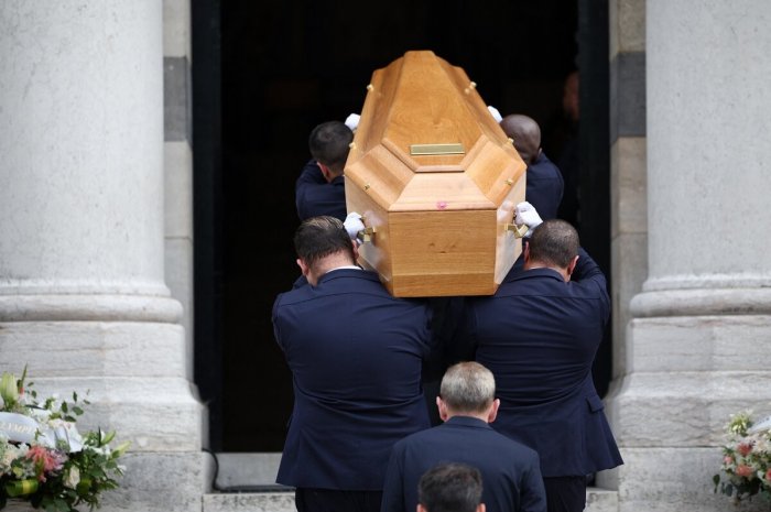 Le cercueil de Françoise Hardy