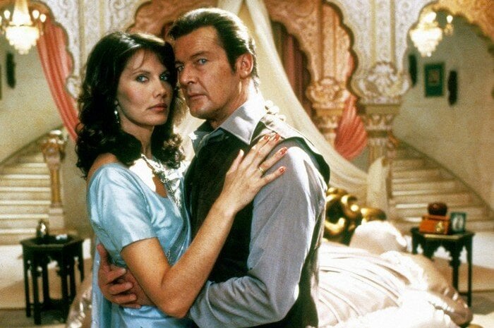 Roger Moore et Maud Adams