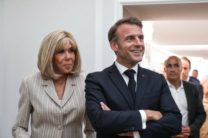 Le couple Macron inaugure La Maison de l'Elysée