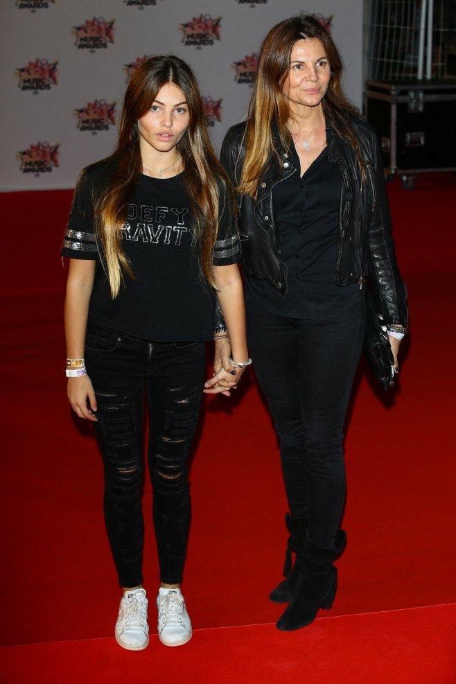 Véronika Loubry et sa fille aux NRJ Music Awards 