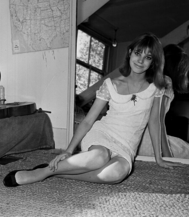Jane Birkin jeune à ses débuts dans les années 1960