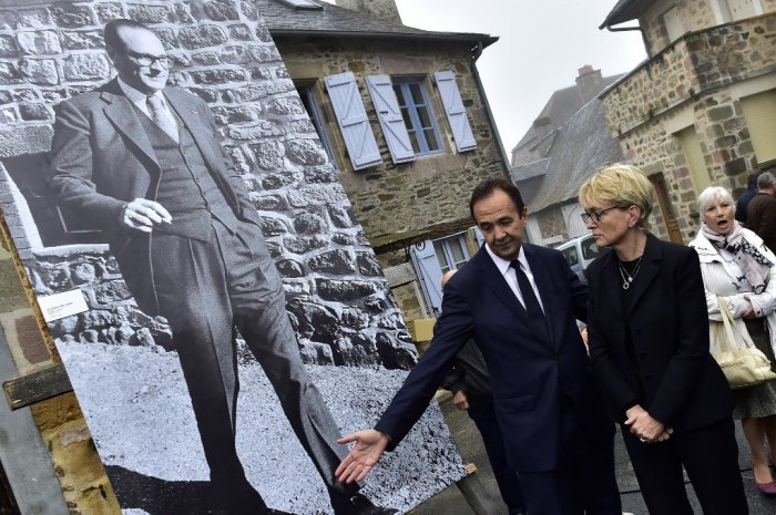 Claude Chirac Et Son Epoux Frederic Salat Baroux Rendent Hommage A Jacques Chirac Planet