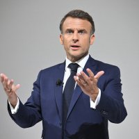Emmanuel Macron devrait-il démissionner en cas de défaite aux élections législatives anticipées ?