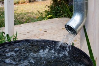 Recuperation de l-eau de pluie : ces regles que vous devez respecter sous peine d-amende et de prison 