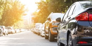 Stationnement en ville : ces astuces pour diminuer vos frais en voiture 