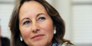 "Il y a des pressions de Valérie Trierweiler sur l'entourage de François Hollande"