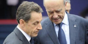 Sarkozy profite d’un concert de sa femme pour s’entretenir avec Juppé