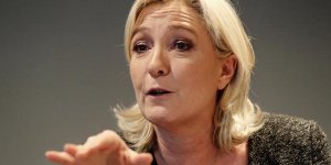 Louis Aliot défend Marine Le Pen face aux critiques de Nicolas Sarkozy
