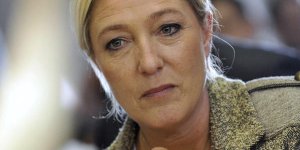 Européennes 2014 : Marine Le Pen et ses partisans chahutés sur un marché 