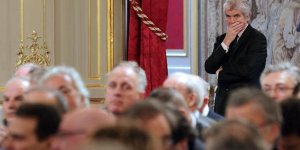 François Hollande : Claude Sérillon, son conseiller en communication, voudrait partir