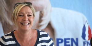 PHOTO Marine Le Pen se fait bronzer sur une plage Corse !