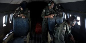 Vol MH370: les recherches interrompues à cause du mauvais temps