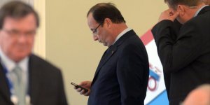 François Hollande : ces petits sms qu’il envoie à Myriam el Khomri