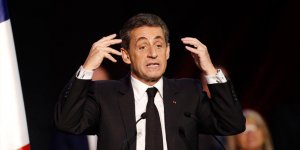 Sarkozy et les Gaulois : critiqué, l’ancien président se défend