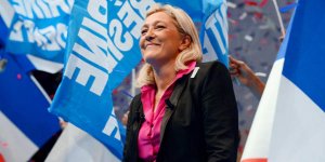 Présidentielle 2017 : Marine Le Pen largement en tête du premier selon un sondage