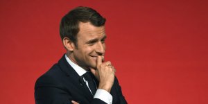 Photo officielle de Macron : pourquoi elle pourrait coûter cher aux mairies