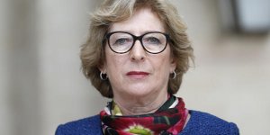 Geneviève Fioraso : la secrétaire d’Etat a-t-elle menti en s’inventant un diplôme ?