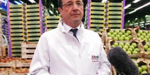 Hollande à Rungis : il critique puis imite Sarkozy 