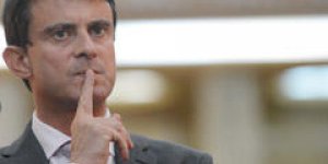 Immigration : Manuel Valls annonce 10 000 régularisations supplémentaires