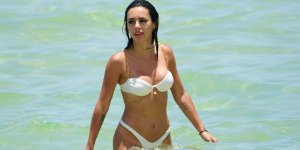 Bruna Biancardi à la plage : les photos sexy de la nouvelle compagne de Neymar 