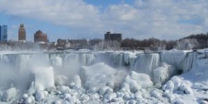 Images à couper le souffle : les chutes du Niagara gelées 