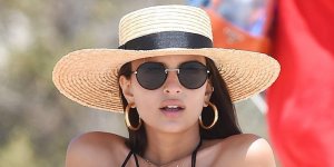 Stars en bikini : 10 vedettes absolument canons sous leur chapeau au soleil