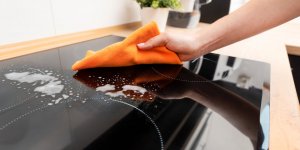 Ménage : 10 objets et surfaces qu’il est déconseillé de nettoyer avec de l’eau de Javel
