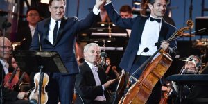 Renaud et Gautier Capuçon : une star de la télévision et une pointure de la musique en guise de compagnes