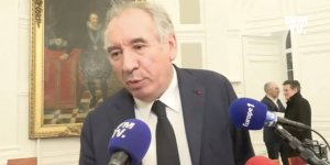 François Bayrou obligé de briser le silence après le scandale du jet