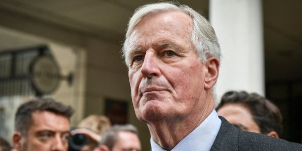 “Humour agressif”, “fade”, “méprisant” : l’attitude de Michel Barnier analysée par un expert 