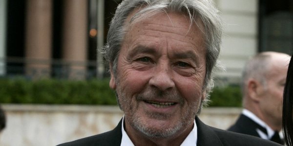 Alain Delon enterré à Douchy : voici ce qui se passera pour sa sépulture si son domaine est vendu