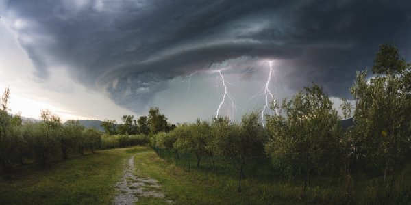 PHOTOS : un mois de pluie en une journée, les dégats impressionnants en France