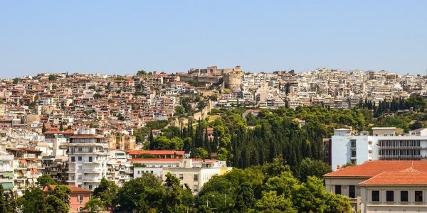 Grèce : trois touristes retrouvés morts, deux Françaises portées disparues