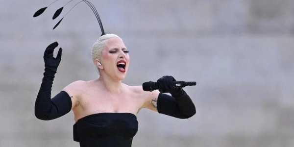 « Nul », « elle fait tache », « gênant » : Lady Gaga, sa performance pour l’ouverture des JO ne fait pas l’unanimité