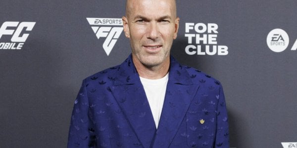 "Zidane ne lui pardonnera pas" : son ami Christophe Dugarry s’attaque à un célèbre footballeur qui fait le buzz sur son dos