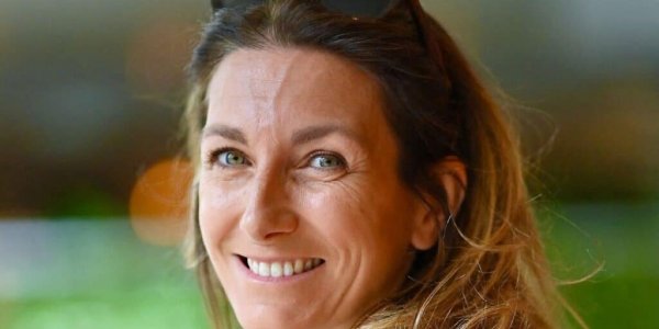 Anne-Claire Coudray « obsédée » : l’un de ses plus célèbres collègues au JT dévoile son comportement hors-antenne