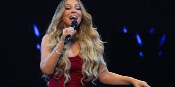 Rihanna intenable au concert de Mariah Carey : elle finit par montrer sa poitrine