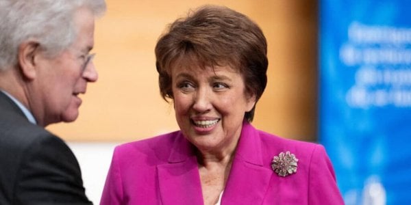 "Vous avez un peu chargé la mule", Roselyne Bachelot moquée par Les Grosses Têtes, sur son maquillage