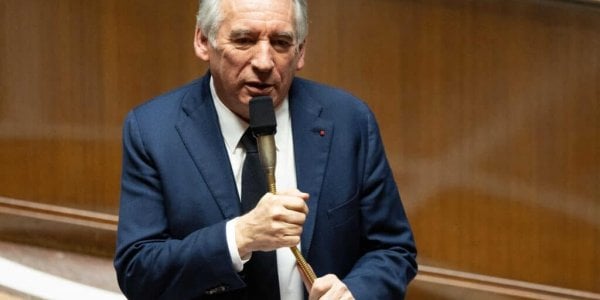 François Bayrou : l’enfant qu’il a giflé en 2002 a été retrouvé