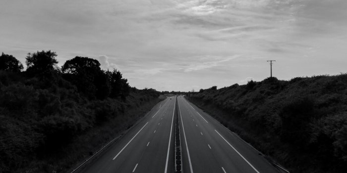 Abandonnée au cœur de l’été sur l’autoroute : le mystère de la petite martyre de l’A10