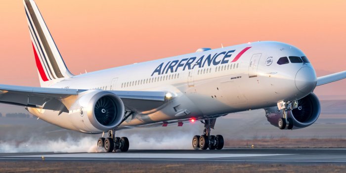 Air France : les repas à bord vont-ils vraiment devenir payant en 2025 ? 