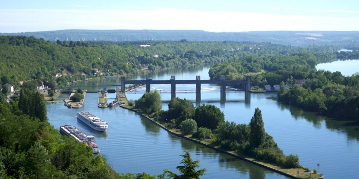 Effroi lors de la découverte de deux pieds humains en bord de Seine