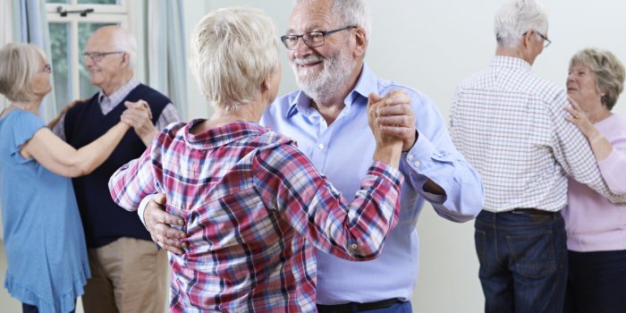 Les thés dansants, le site de rencontre des seniors : “On s’est rencontré il y a 20 ans et on y est tombé amoureux”