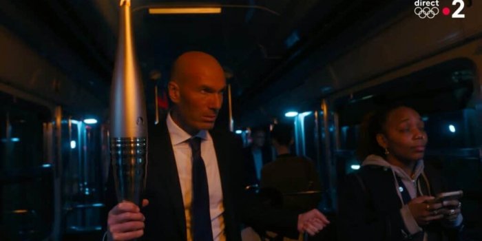 Zinedine Zidane dans le métro : les internautes crient au scandale
